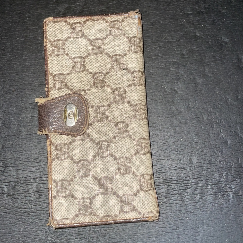 Authentic Gucci wallet - Picture 2 of 4